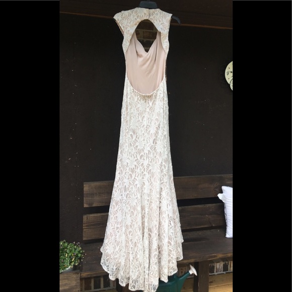 Prom/wedding dress - Picture 4 of 4